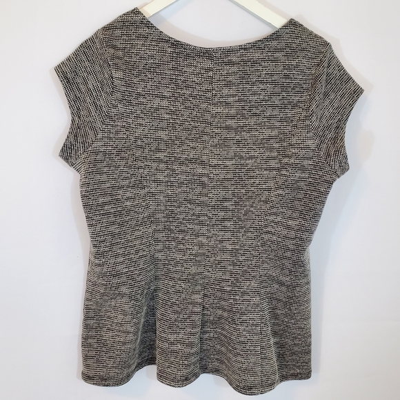 Tahari Sleeveless blouse - Picture 5 of 7